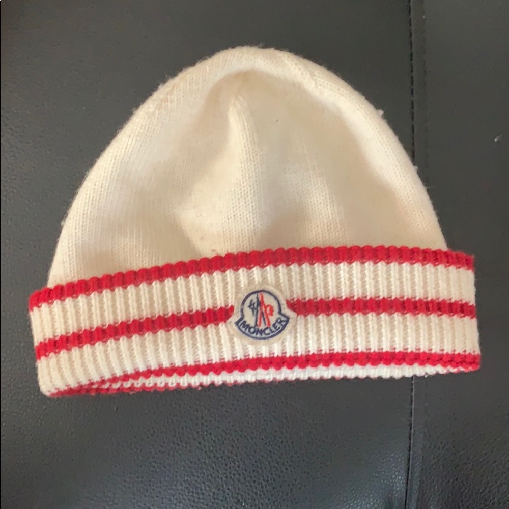 Moncler hat